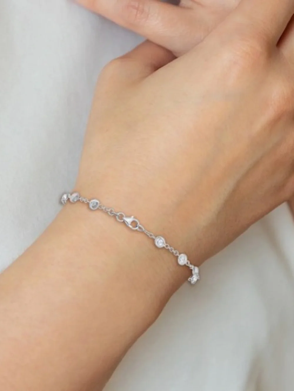 Herco 18K White Gold Lab Grown Diamond Station Bracelet 1.54 CTW 7.5